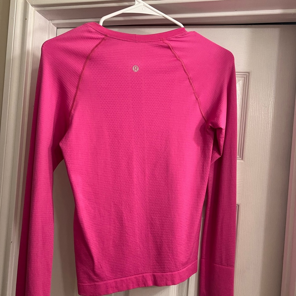 Lululemon swiftly tech Sonic Pink Long Sleeve size 4